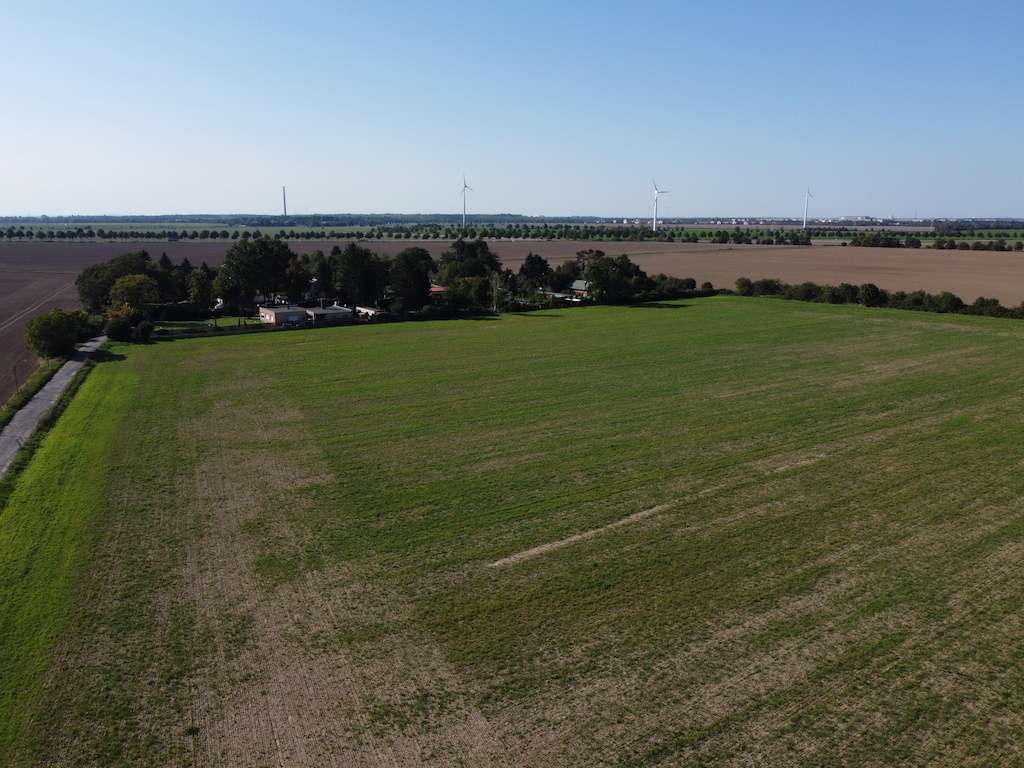 Siedlungslage zwischen Gartenanlagen und Einfamilienhäusern 