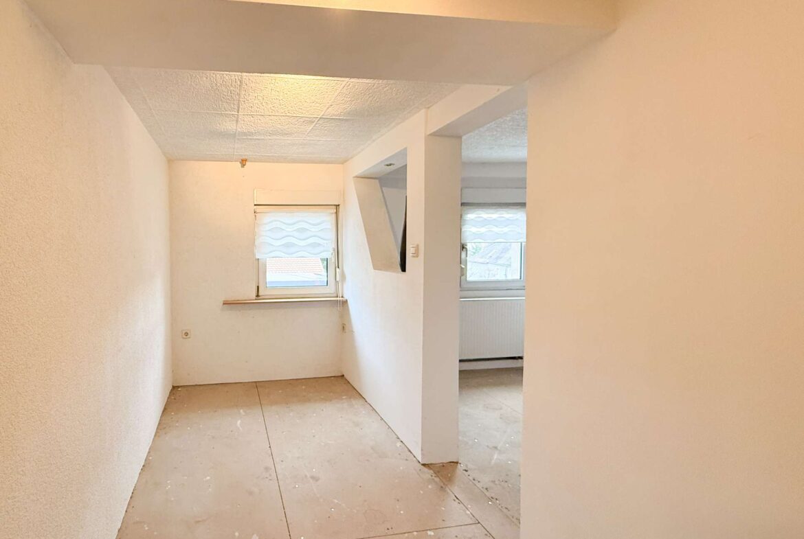 Arbeits- oder Kinderzimmer