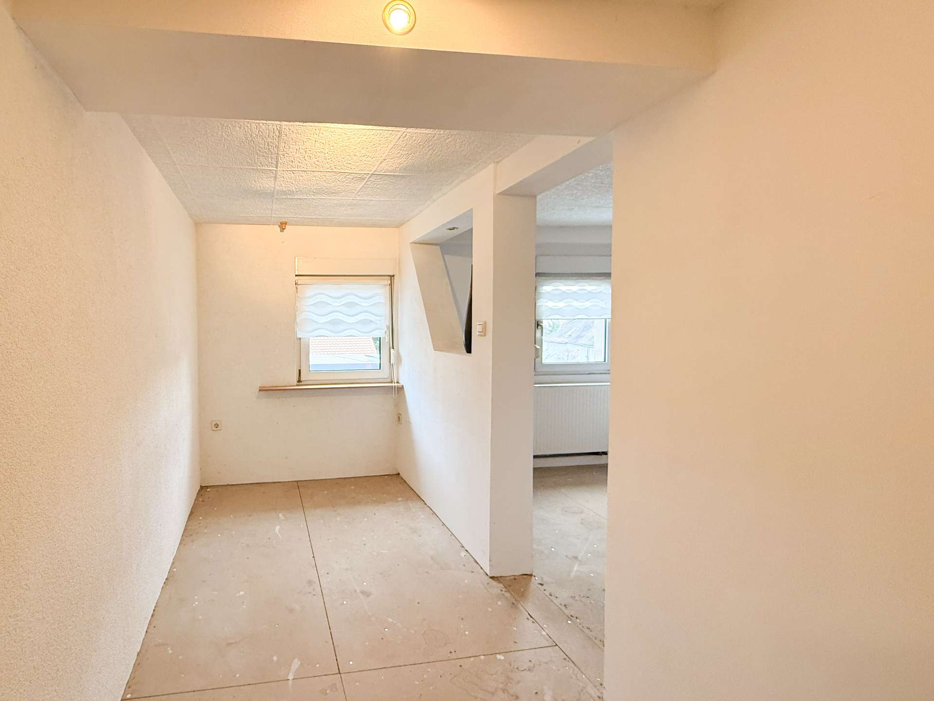 Arbeits- oder Kinderzimmer