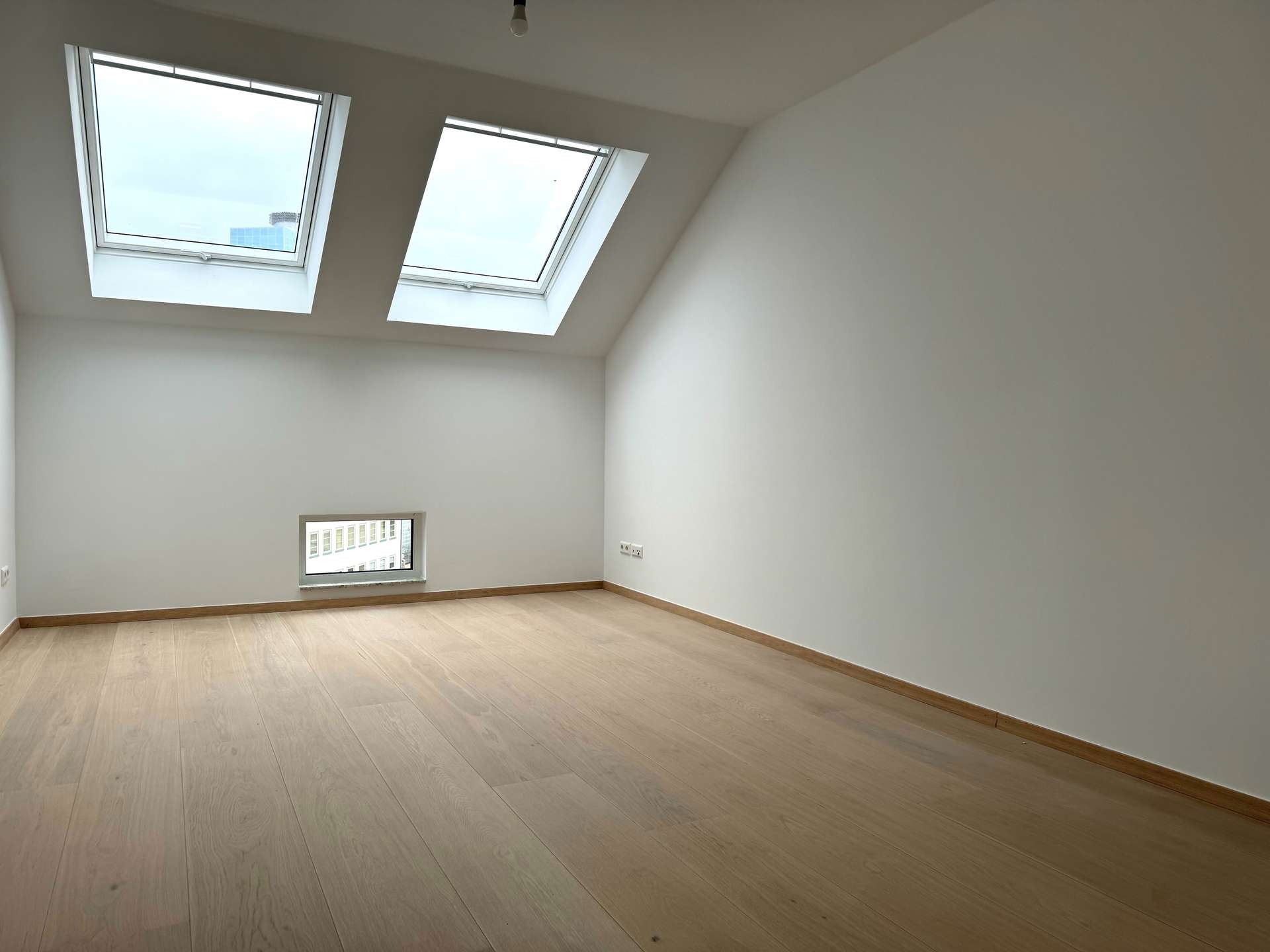 Großes Schlafzimmer