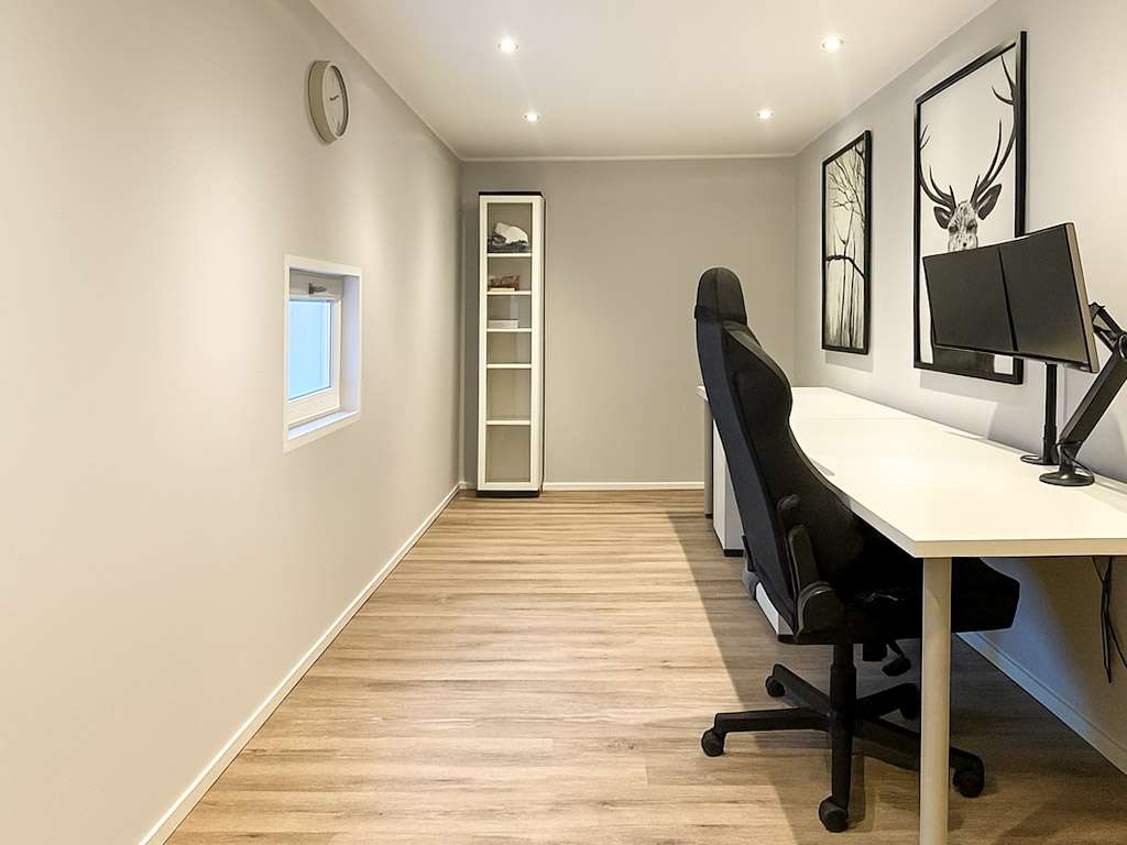 Arbeitszimmer - digital leer