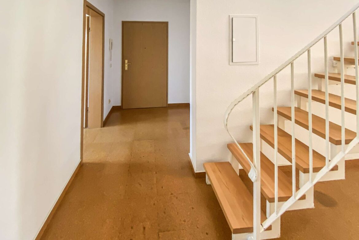 Flur mit Zugang obere Egage