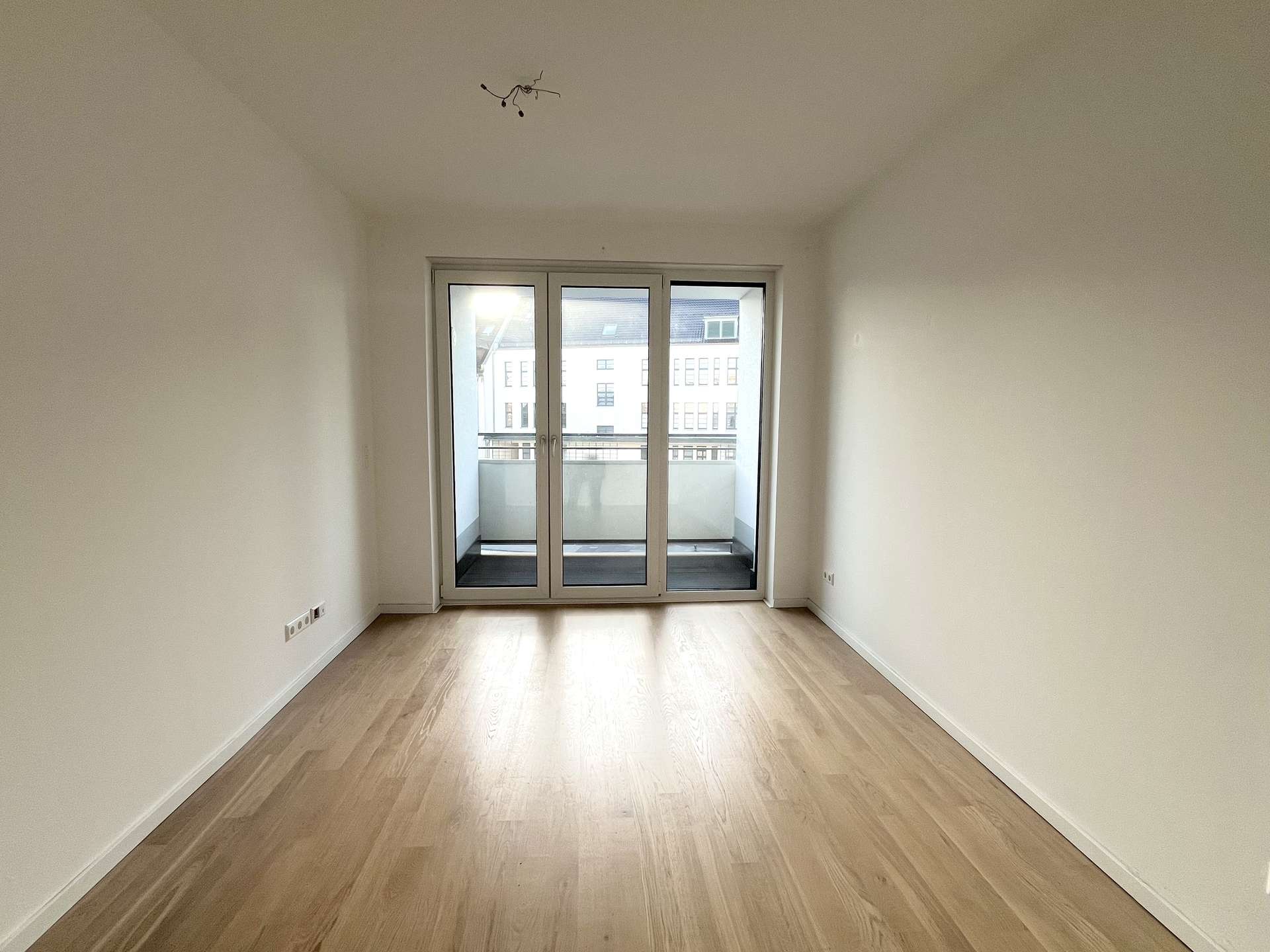 Schlafzimmer mit Balkon