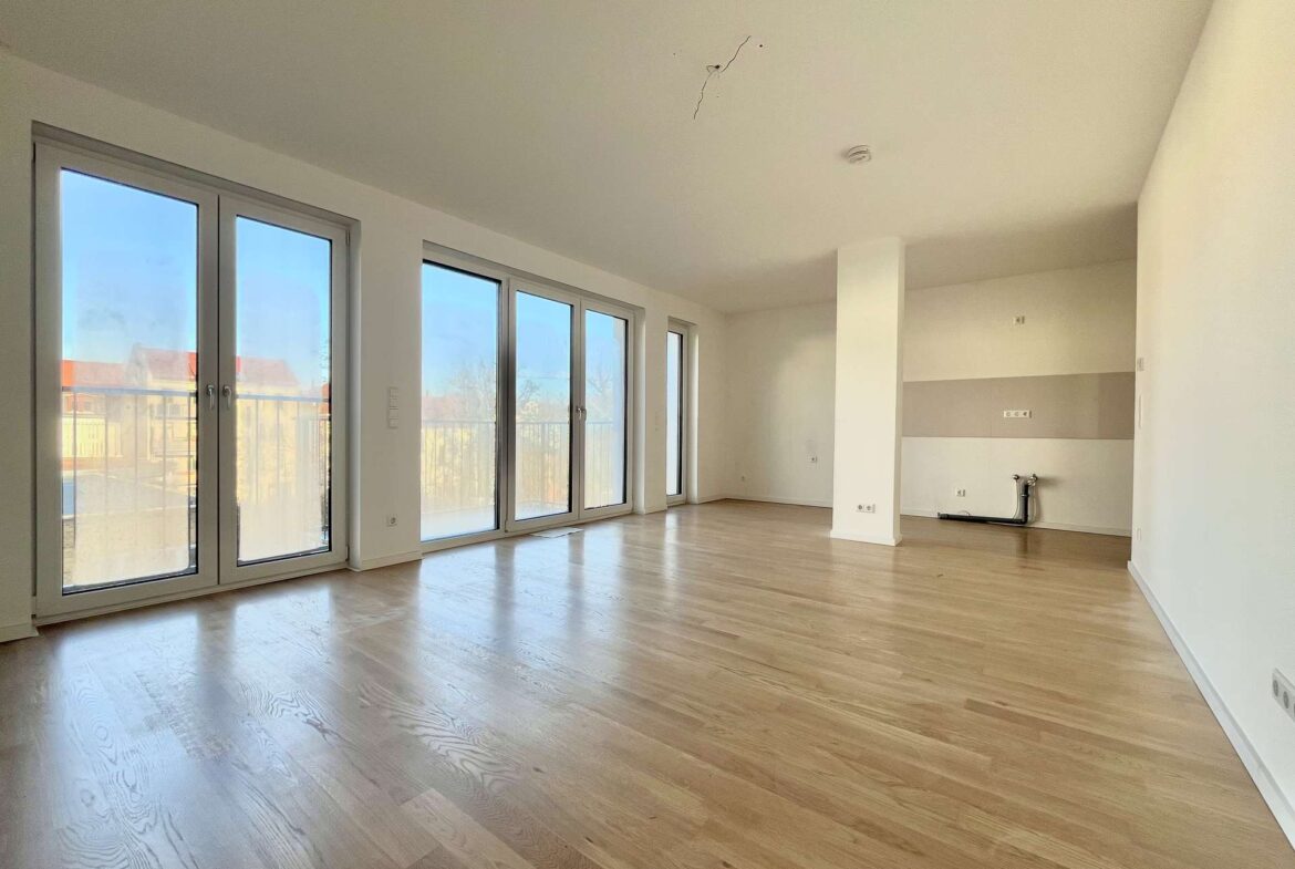 Wohnzimmer (EBK wird noch installiert)