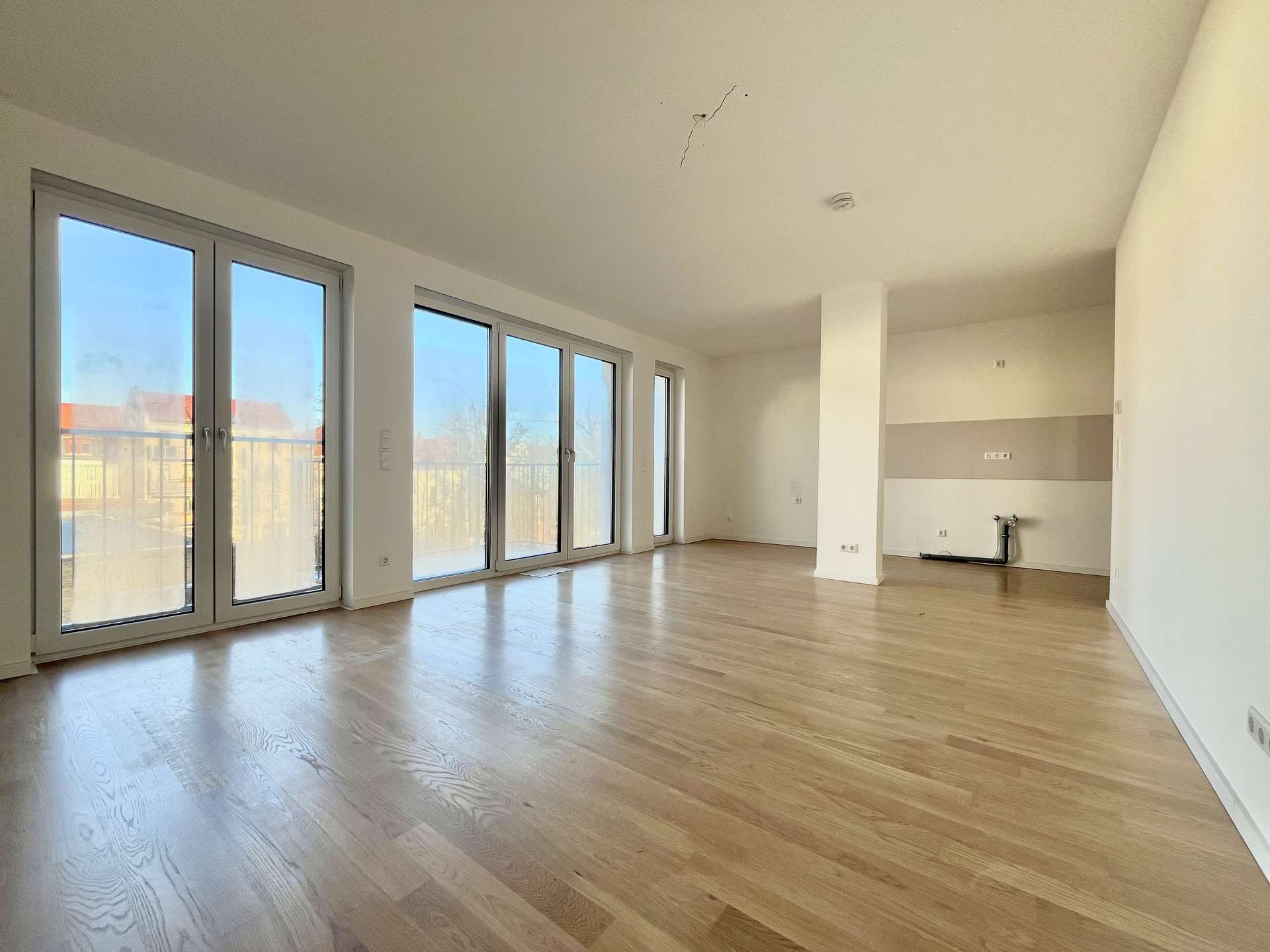 Wohnzimmer (EBK wird noch installiert)