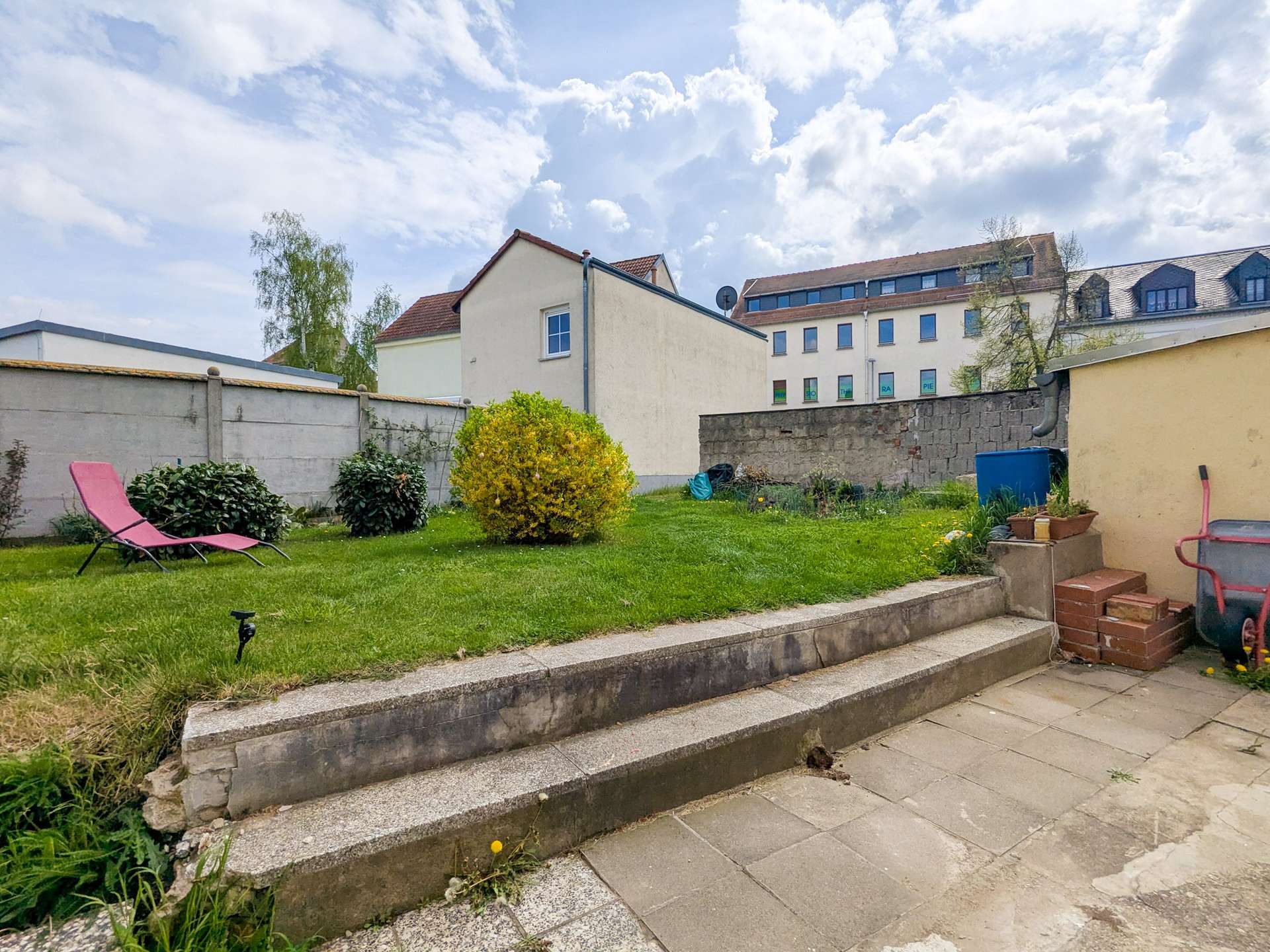 Garten hinter dem Haus