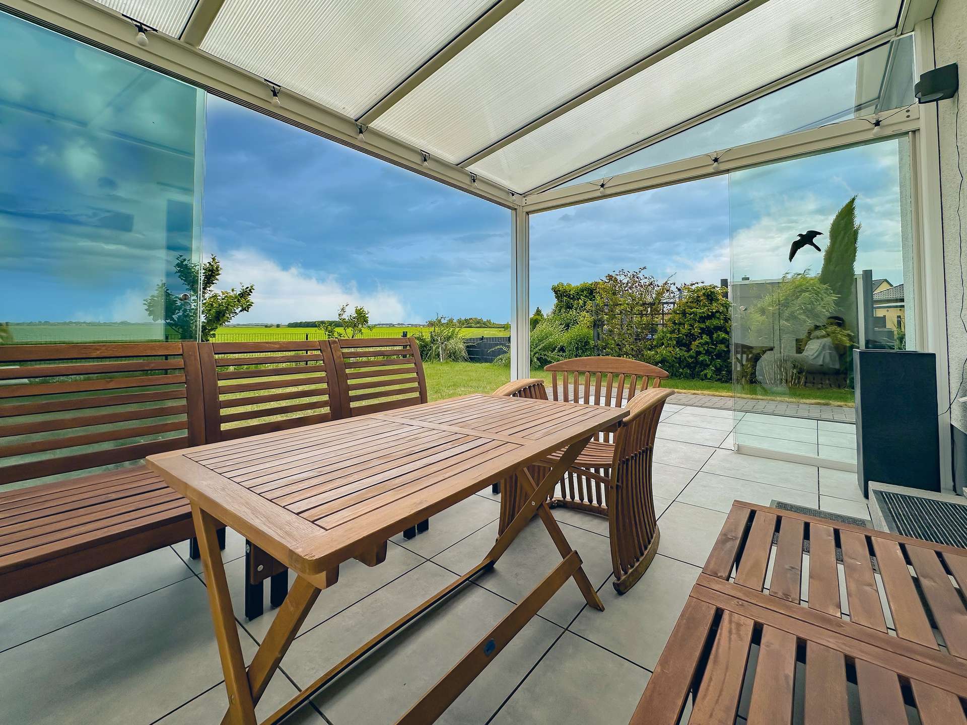 Geräumiger Wintergarten