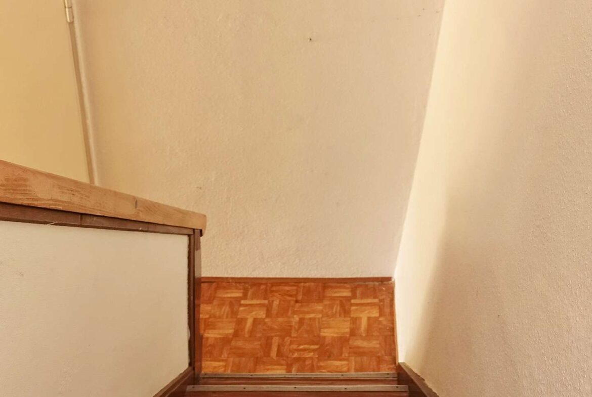 Treppe zum Erdgeschoss