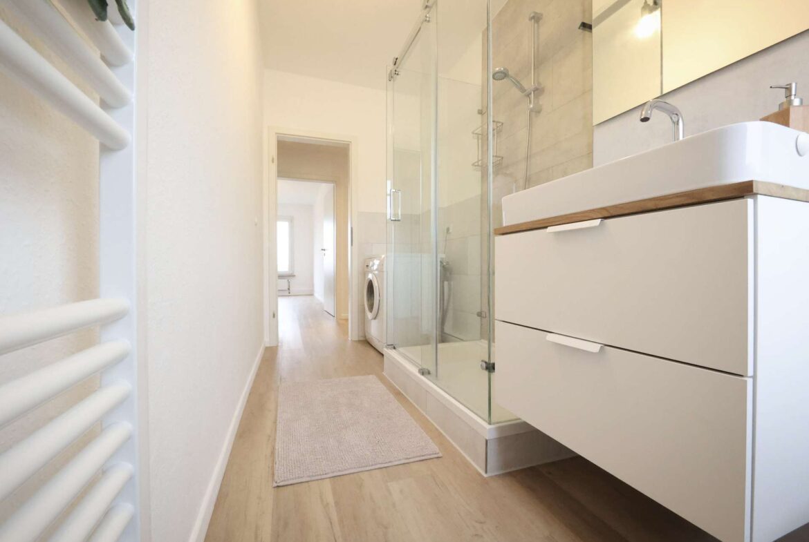 Tageslichtbad mit Dusche