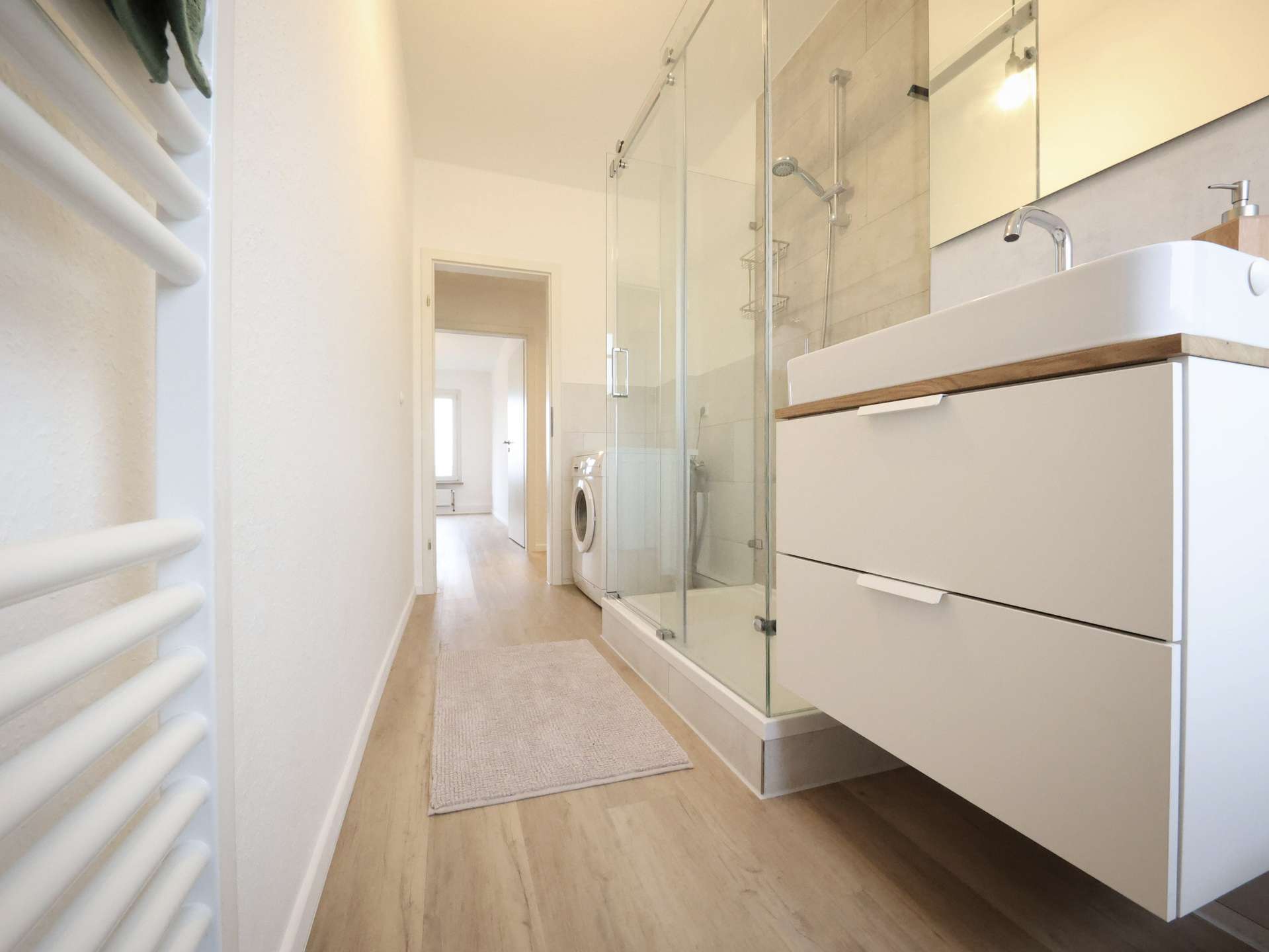 Tageslichtbad mit Dusche