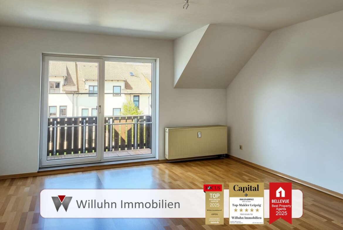 Geräumiges Wohnzimmer