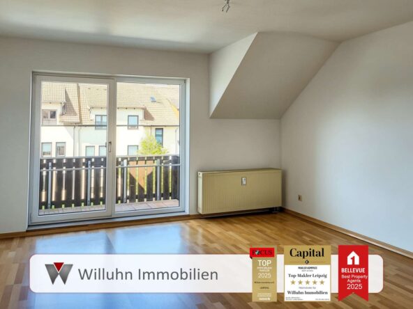 Geräumiges Wohnzimmer