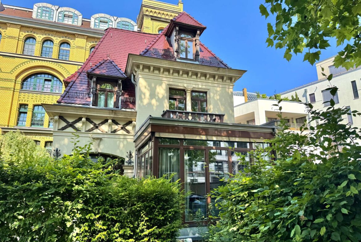 Kutscherhaus mit Wintergarten