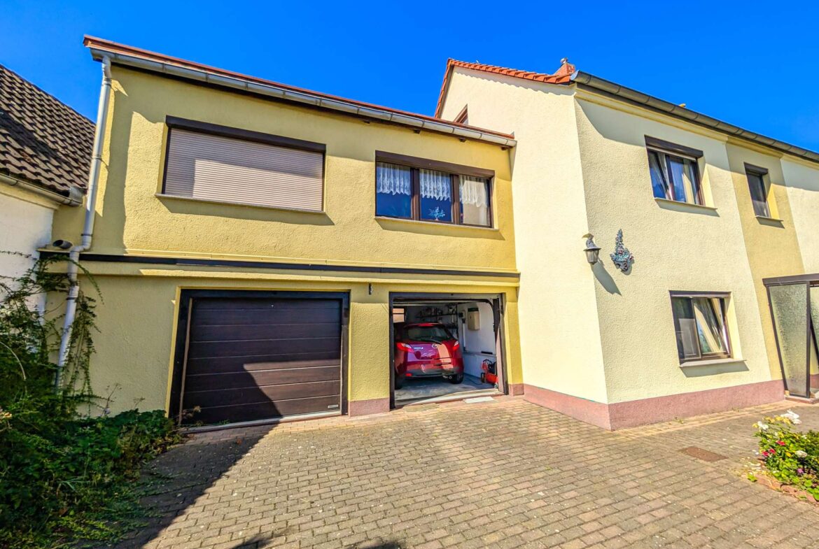 Zwei elektrische Garagen