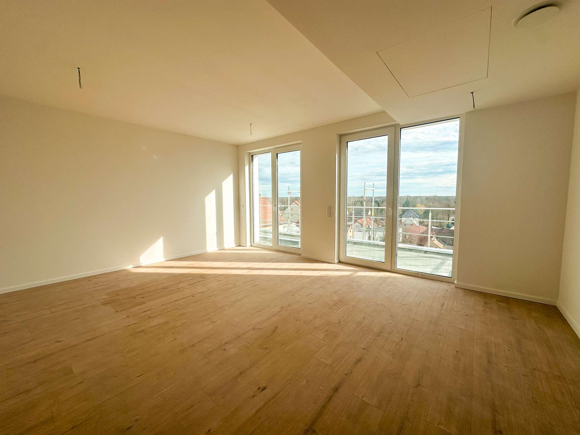 Offener Wohnbereich mit schönem Ausblick