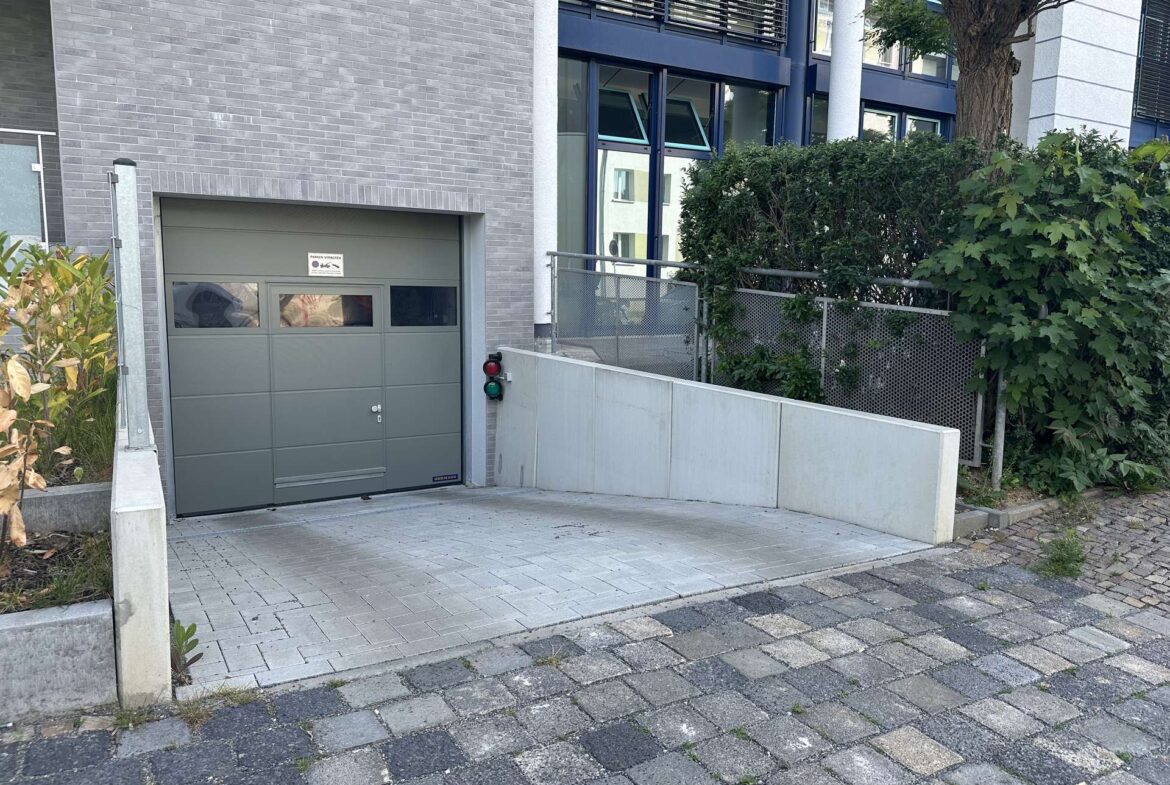 Tiefgarageneinfahrt