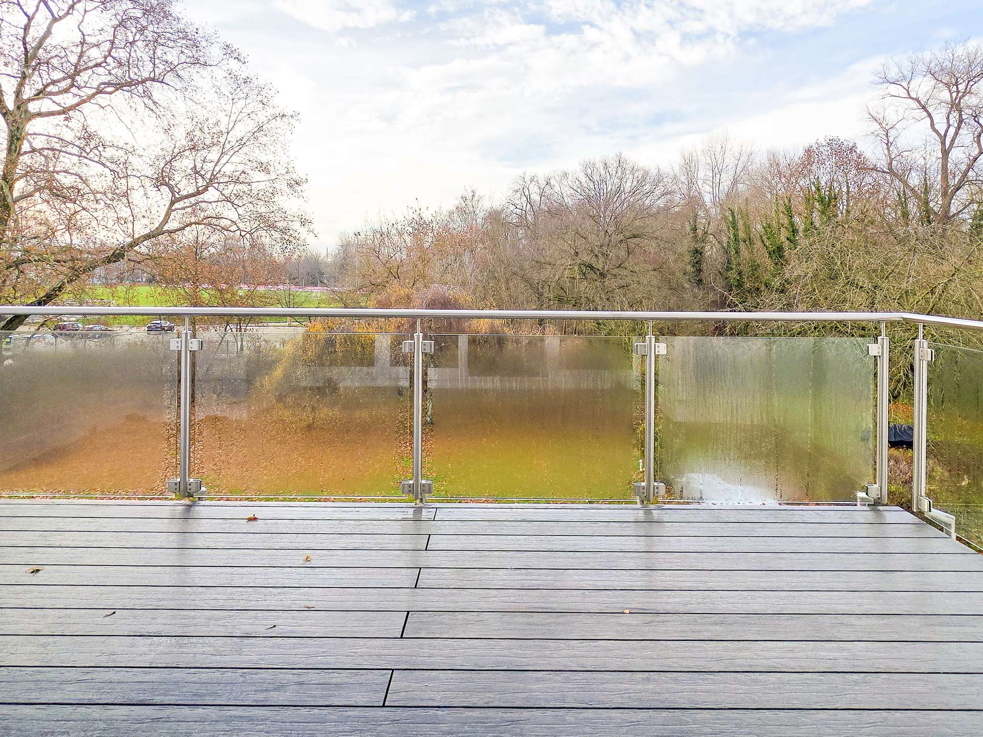 Balkon mit grünem Blick