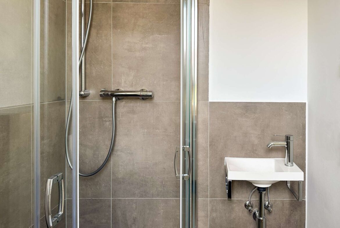 Gäste-Bad mit Dusche