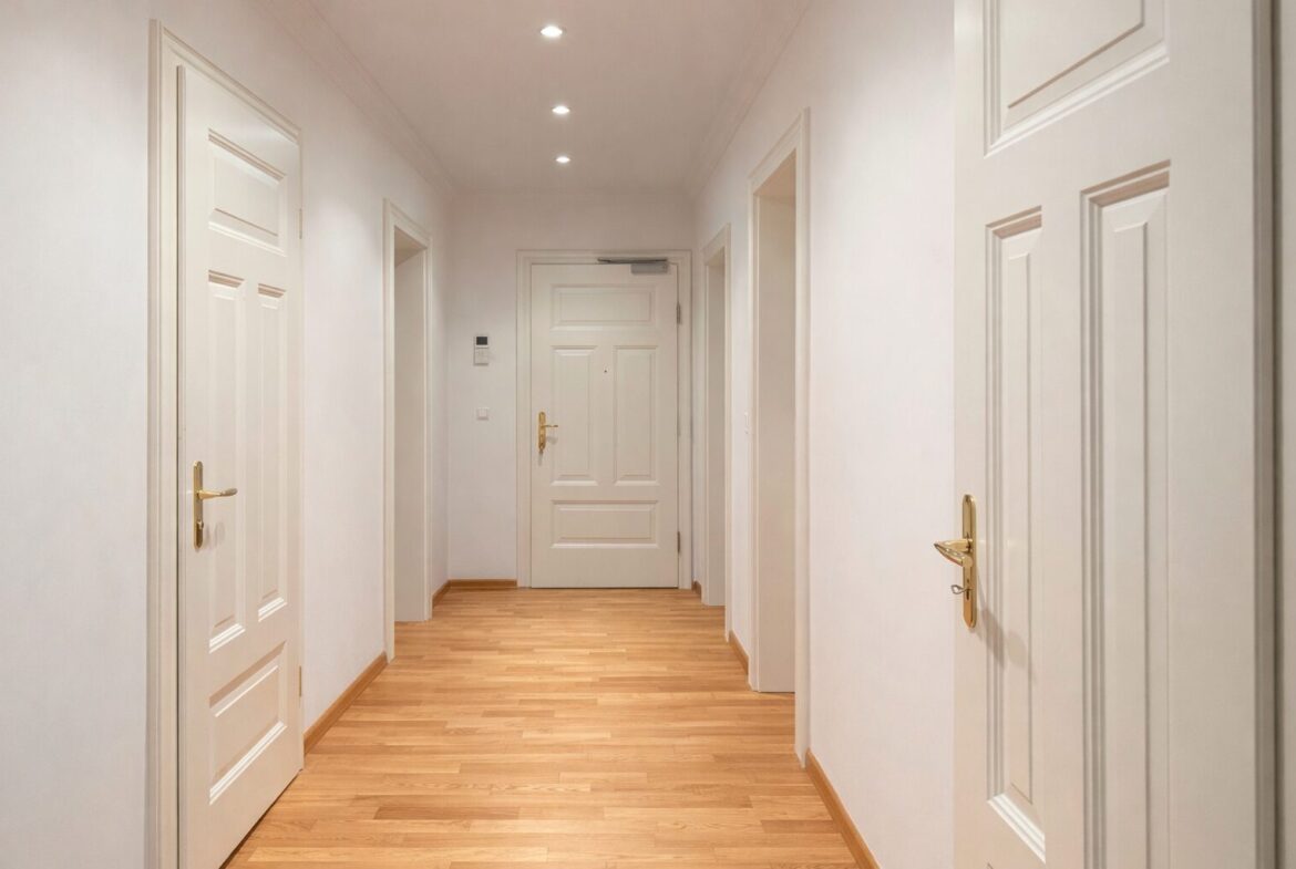 Flur (dig. beräumt)