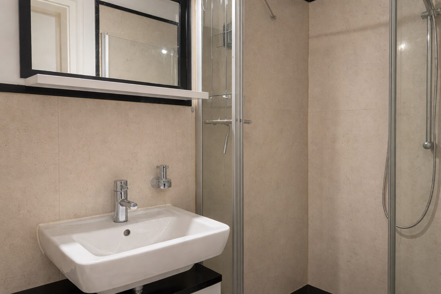 Gästebad mit Dusche