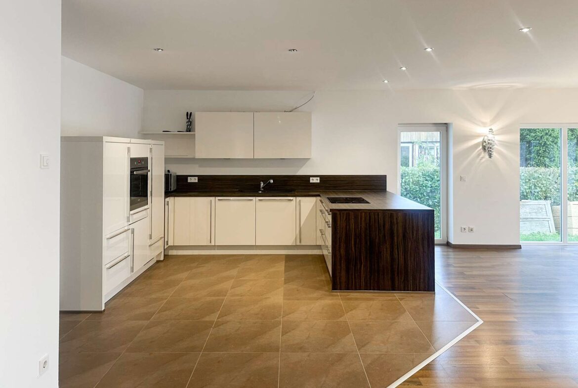 Hochwertige Einbauküche