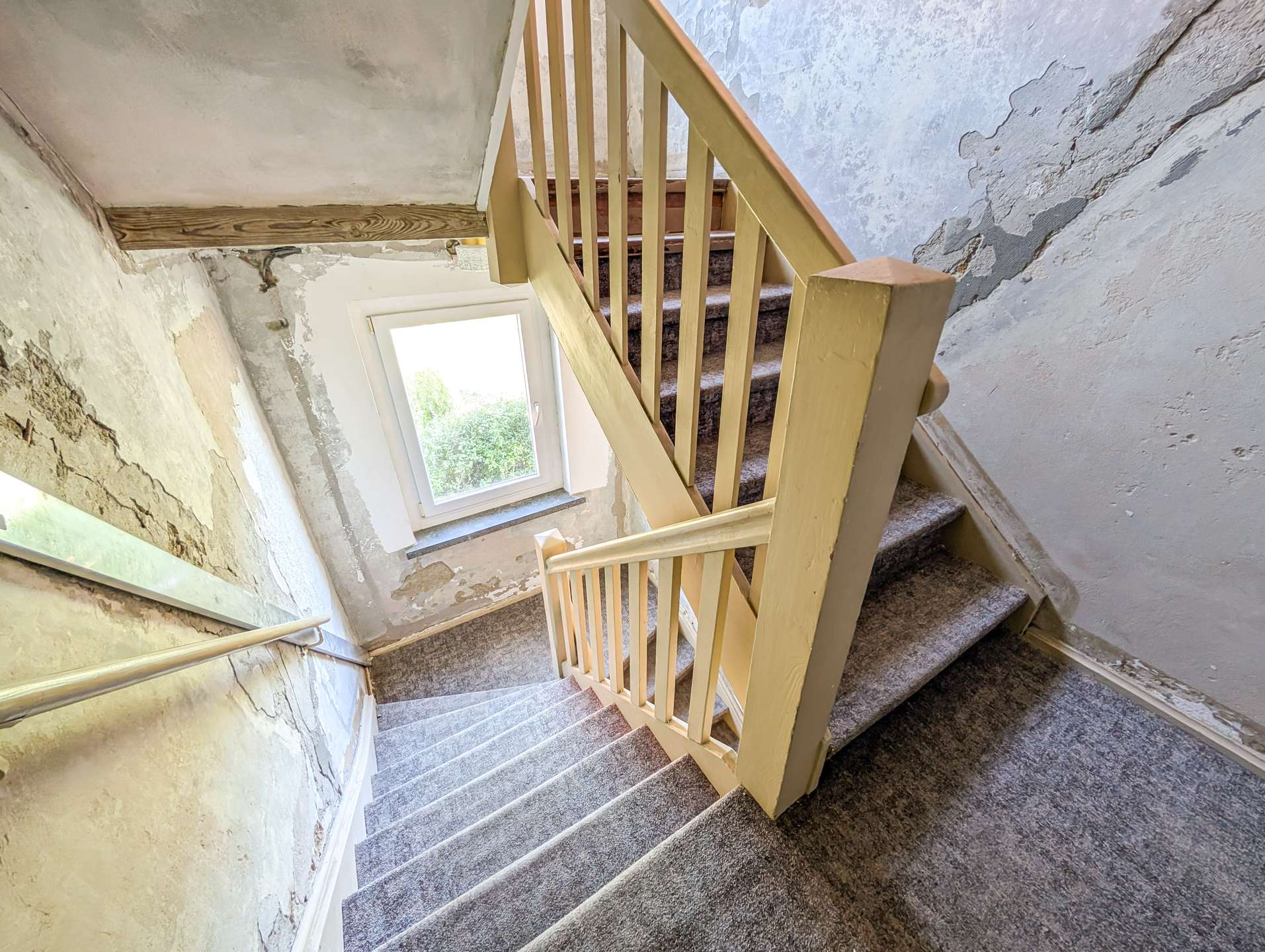 1. OG Treppe nach unten