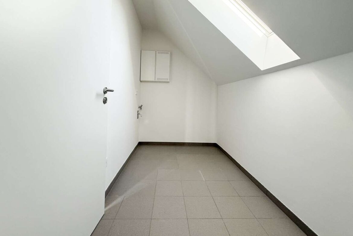 Wirtschaftsraum mit Waschmaschinenanschluss