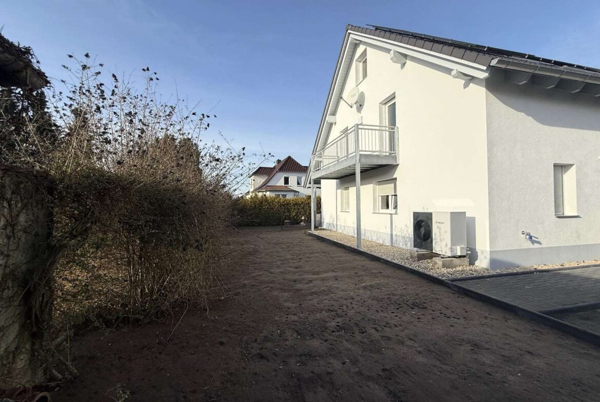 der zur Wohnung gehörende Garten 