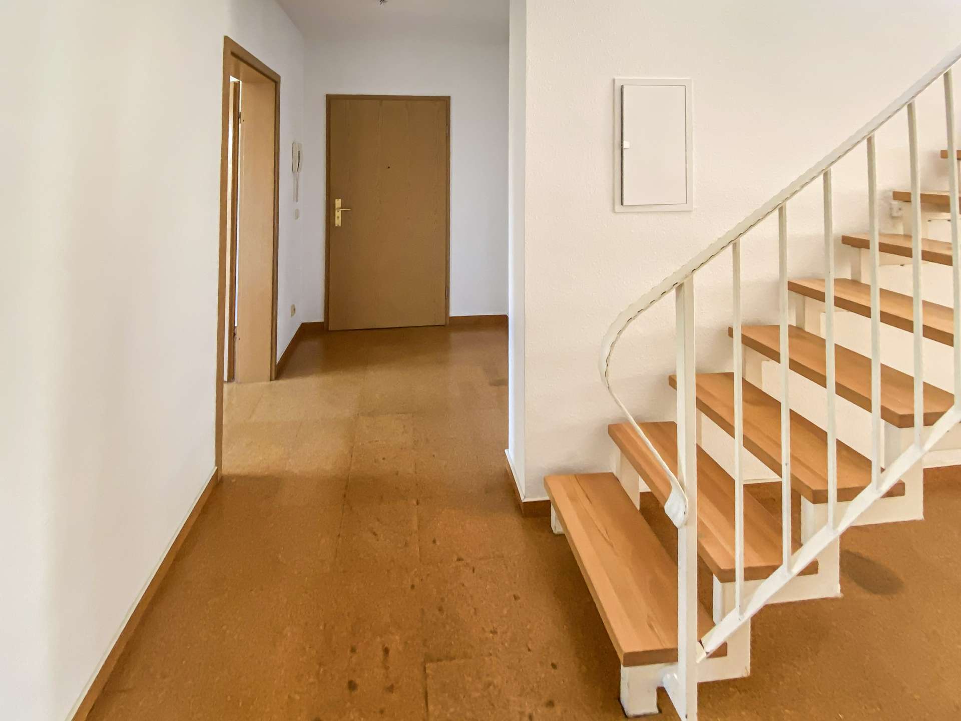 Flur mit Zugang obere Egage