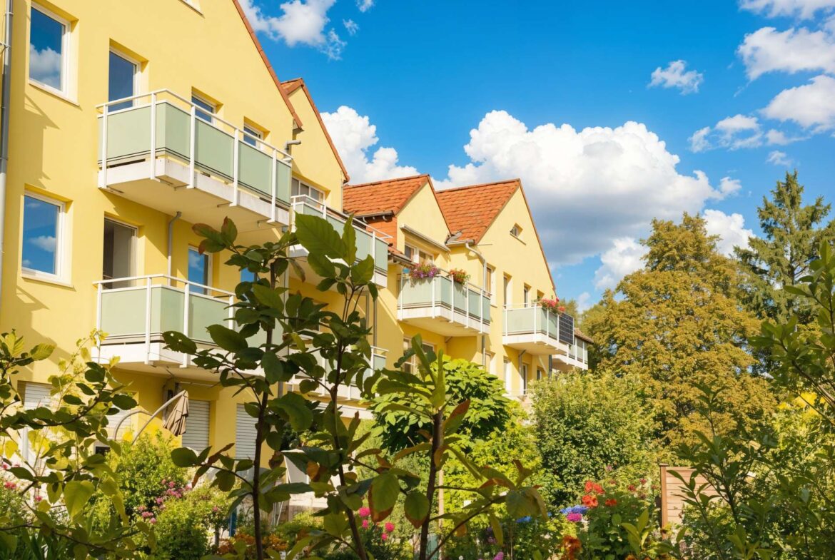 Rückansicht mit Balkon