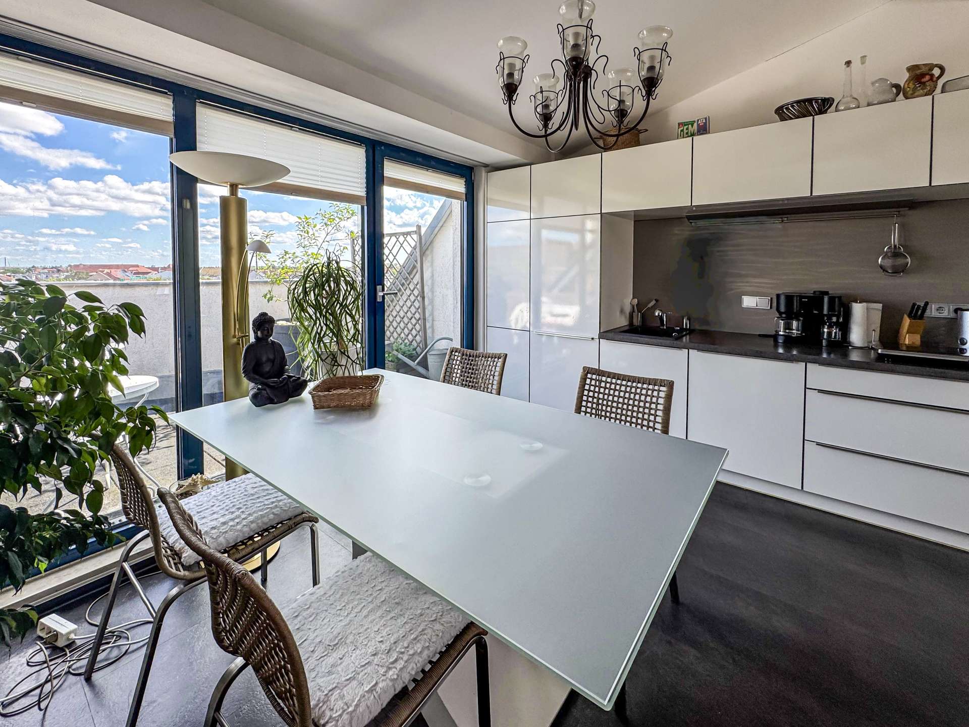 Küche und Essbereich