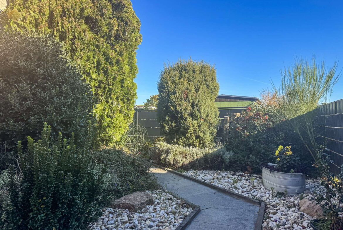 Liebevoll angelegter Weg