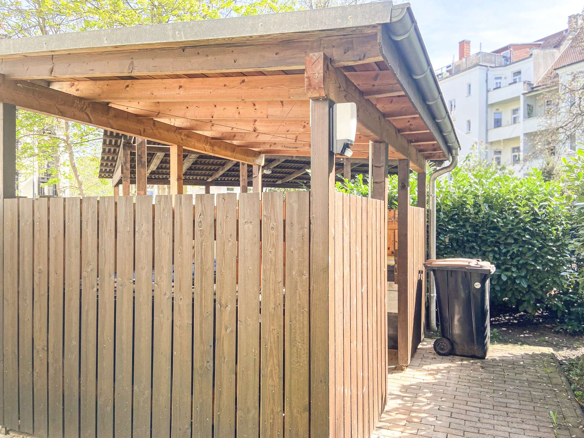 Einhausung Mülltonnen