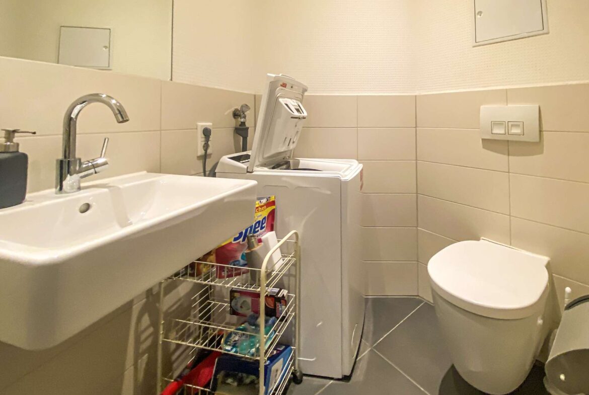 Gäste-WC mit WM-Anschluss