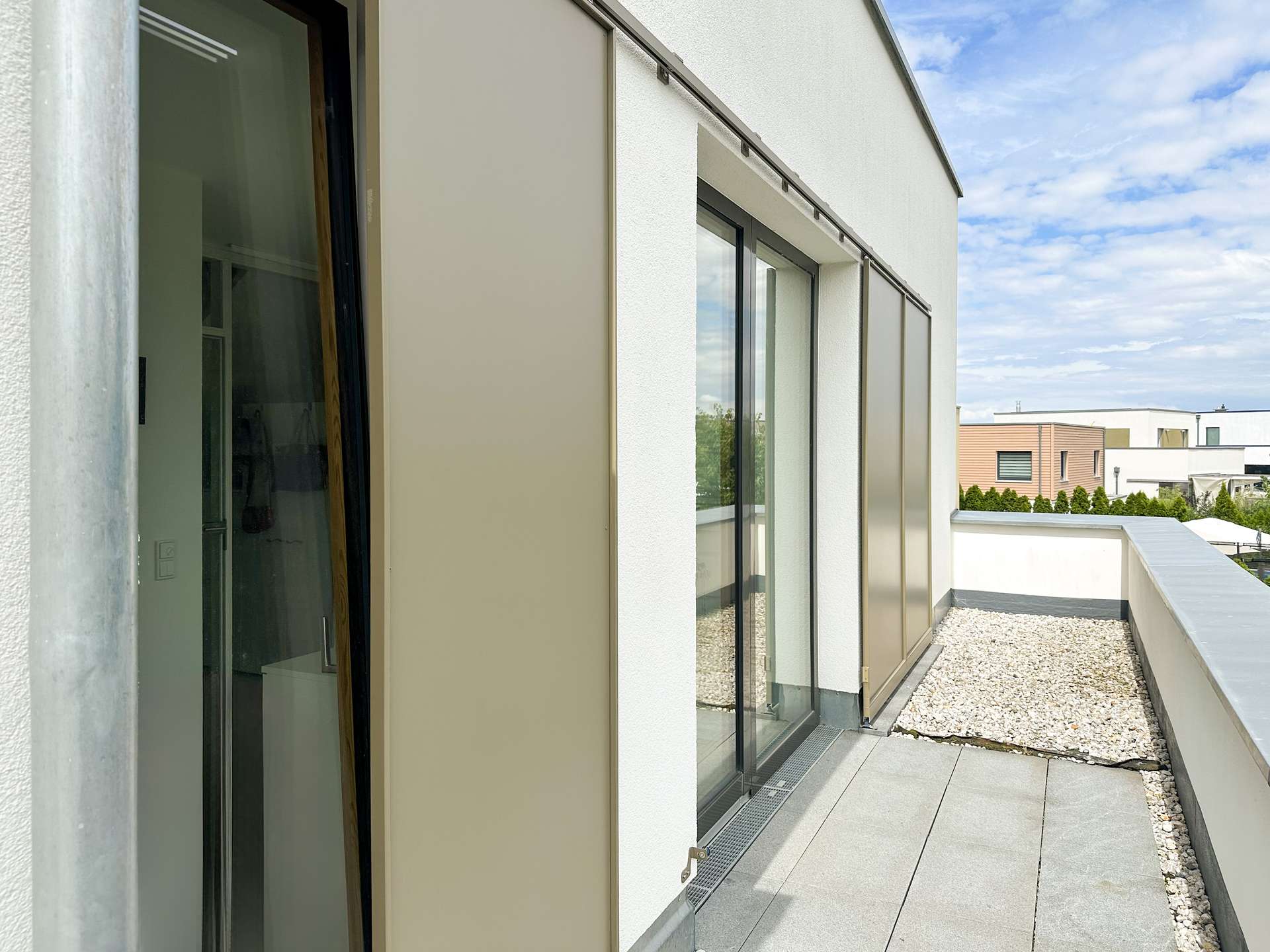 Schiebeläden als Sonnenschutz