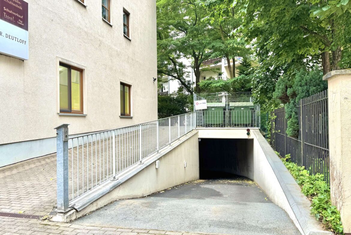 Einfahrt zur Tiefgarage 