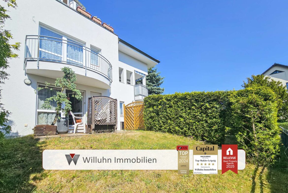 Gesamtansicht mit Garten