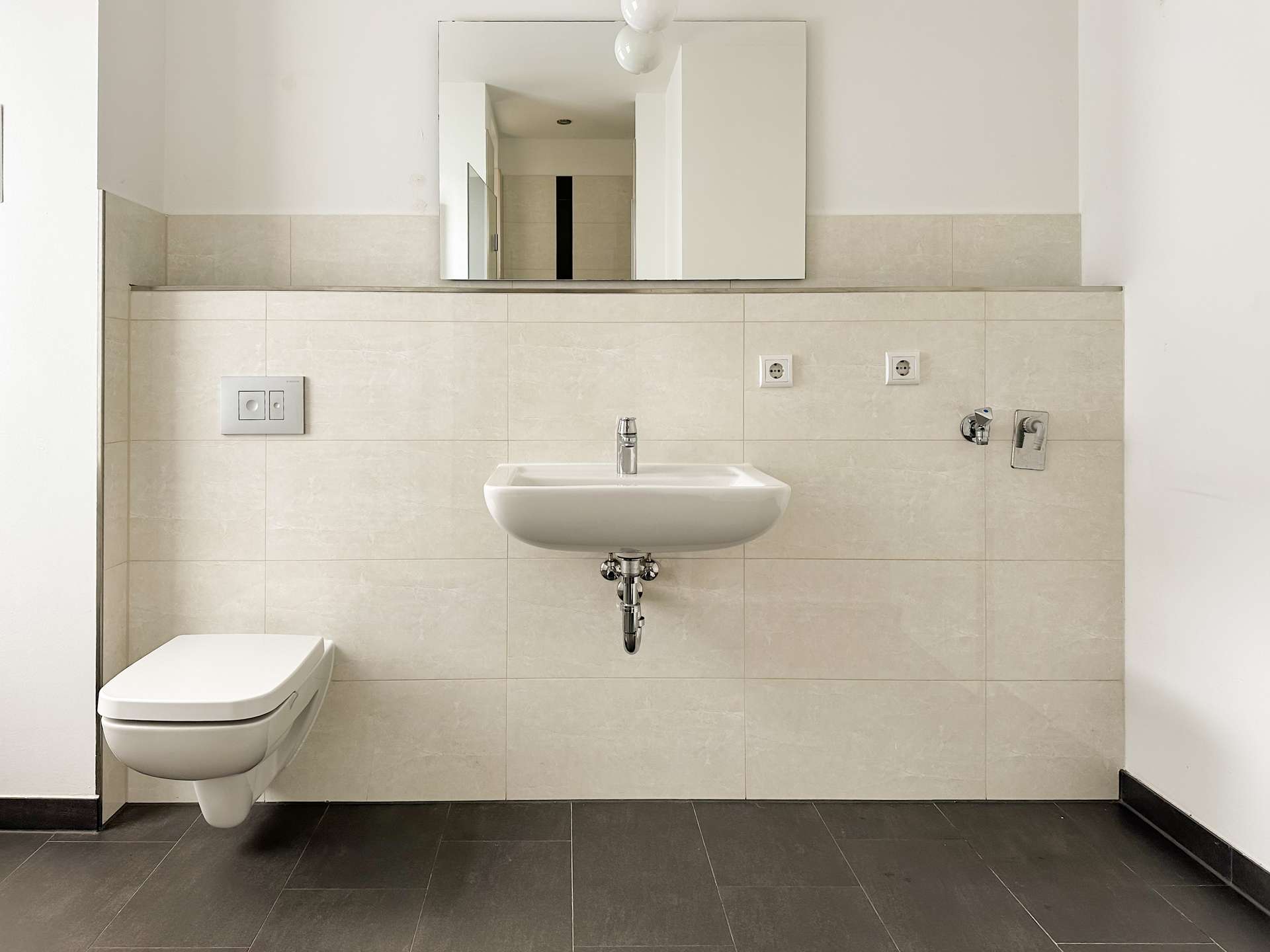 Bad mit Wachmaschinenanschluss