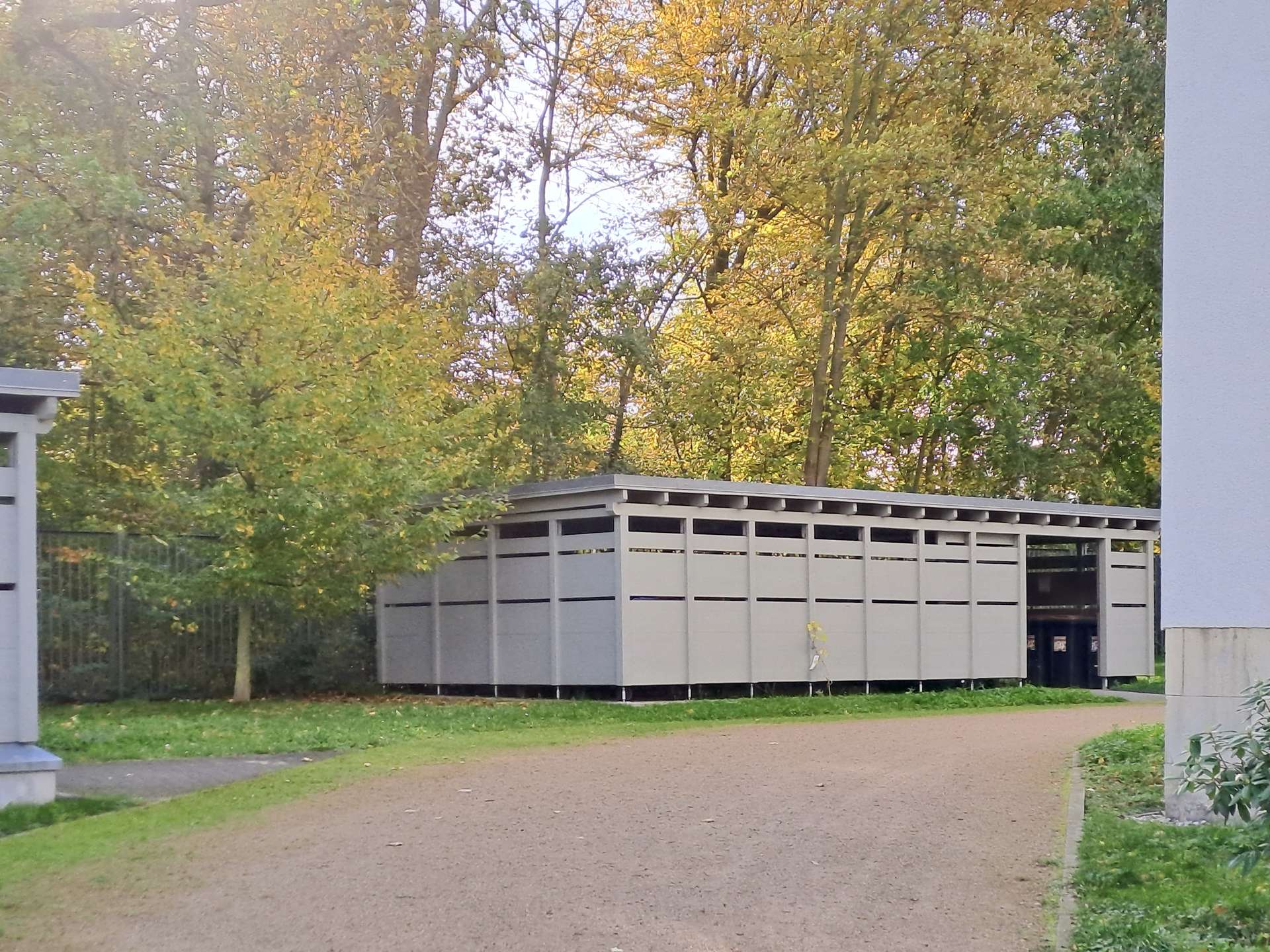 Funktionales Müllhäuschen