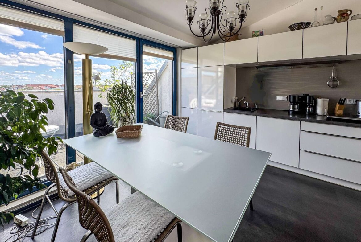 Küche und Essbereich