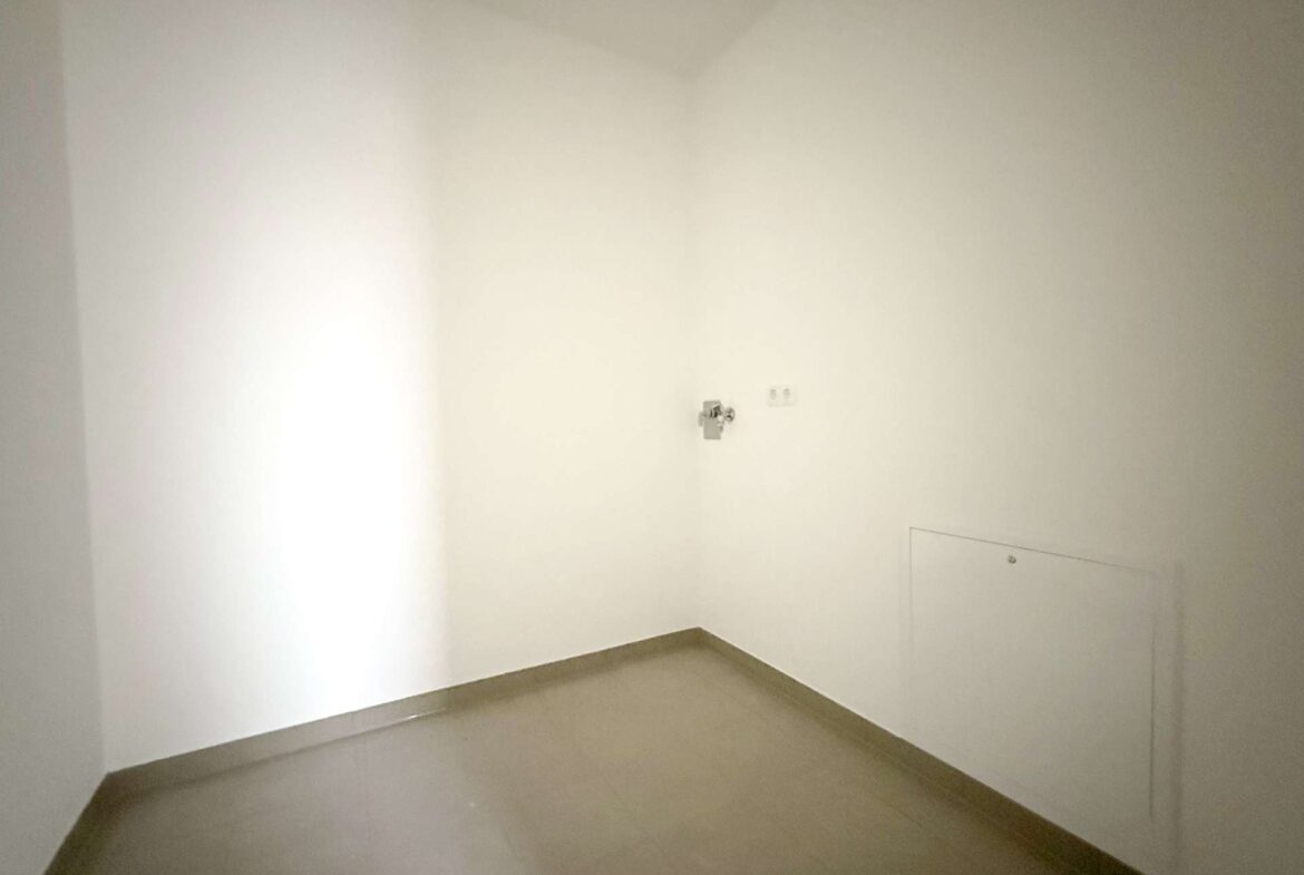 Wirtschaftsraum mit Waschmaschinenanschluss