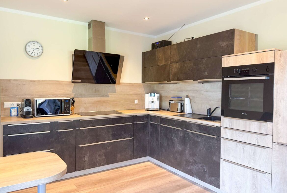 Große und offene Küche