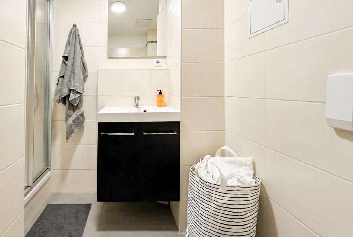 Badezimmer mit Dusche