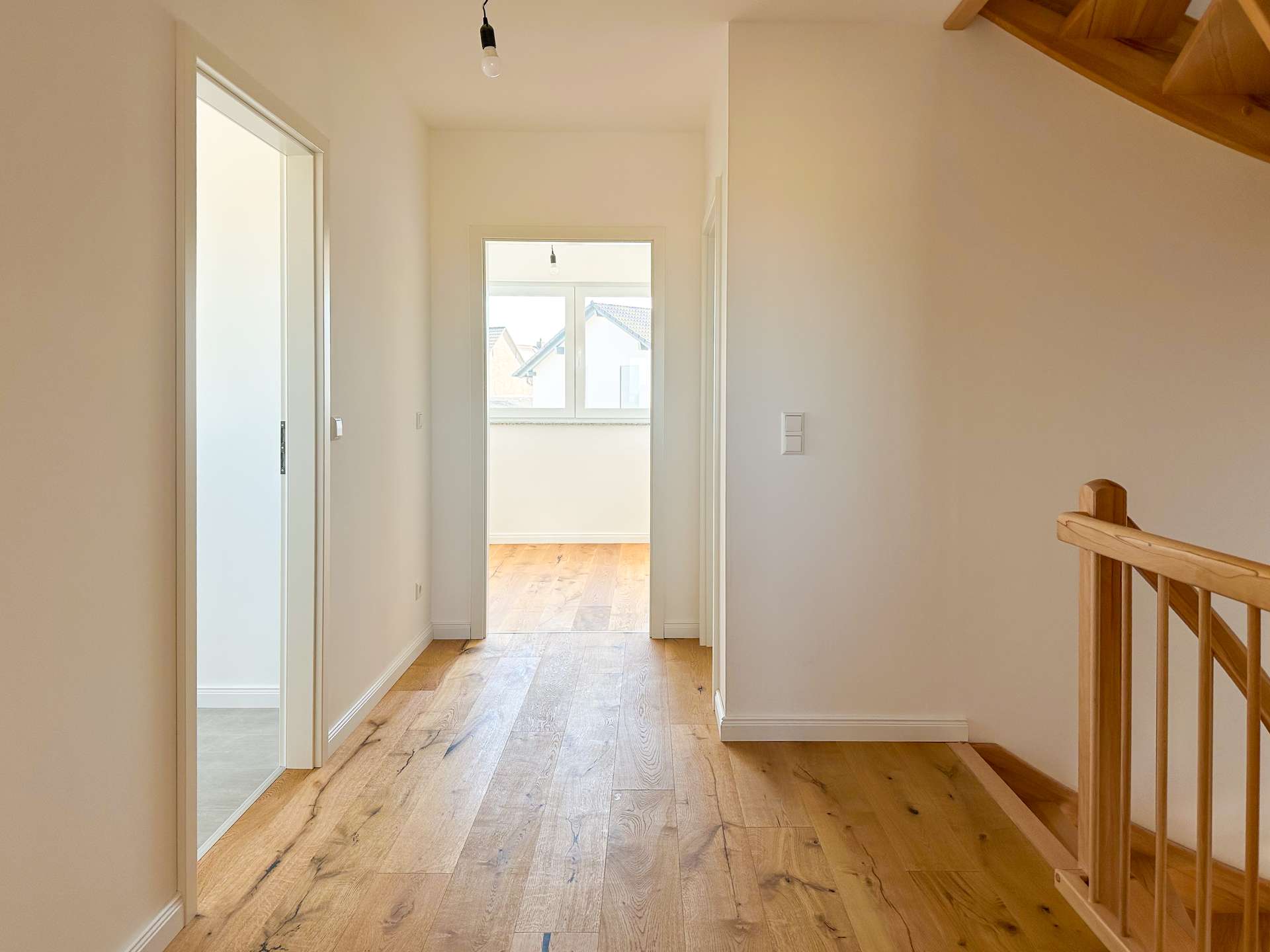 Zentraler Flur im 1. OG