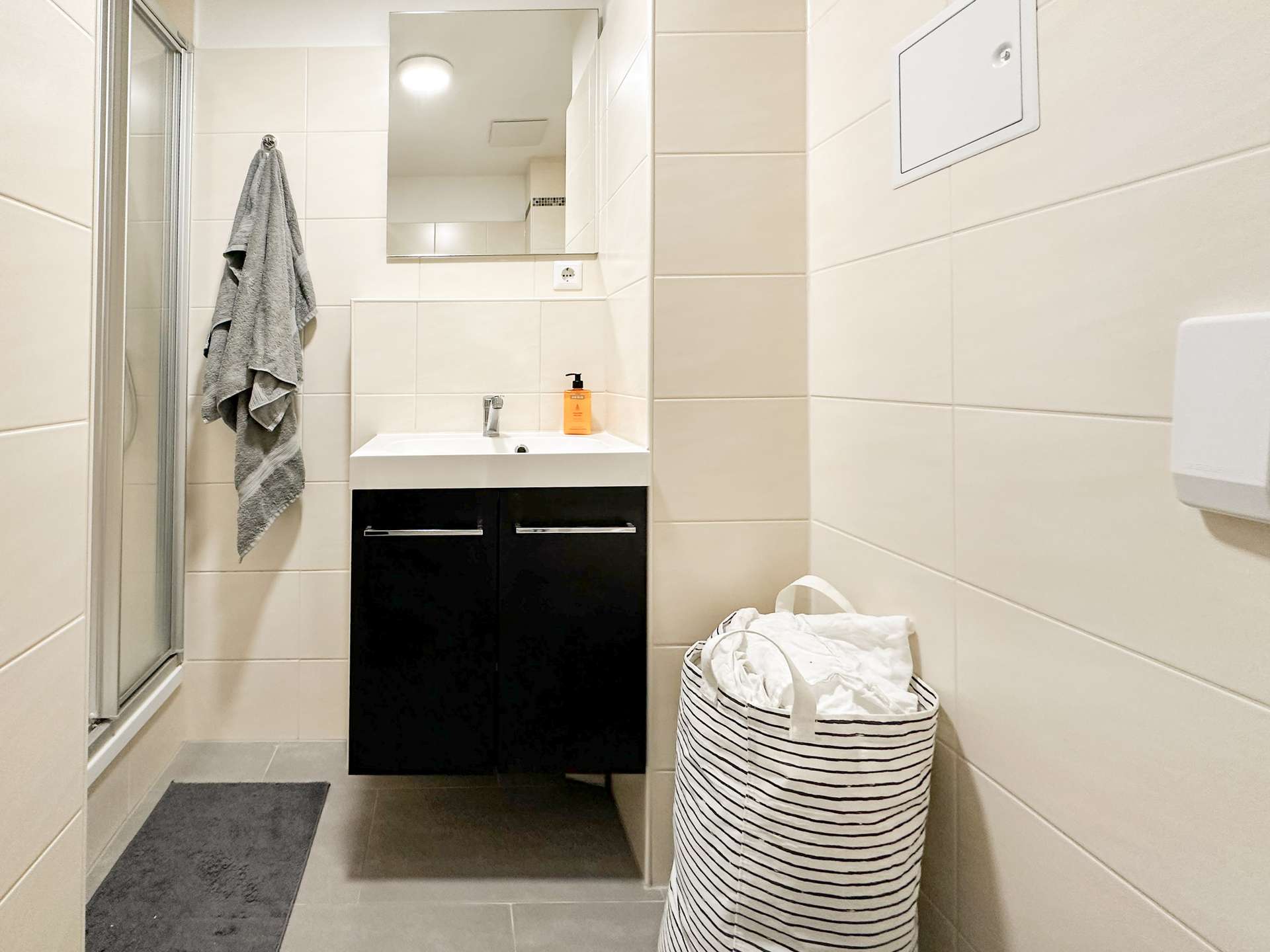 Badezimmer mit Dusche