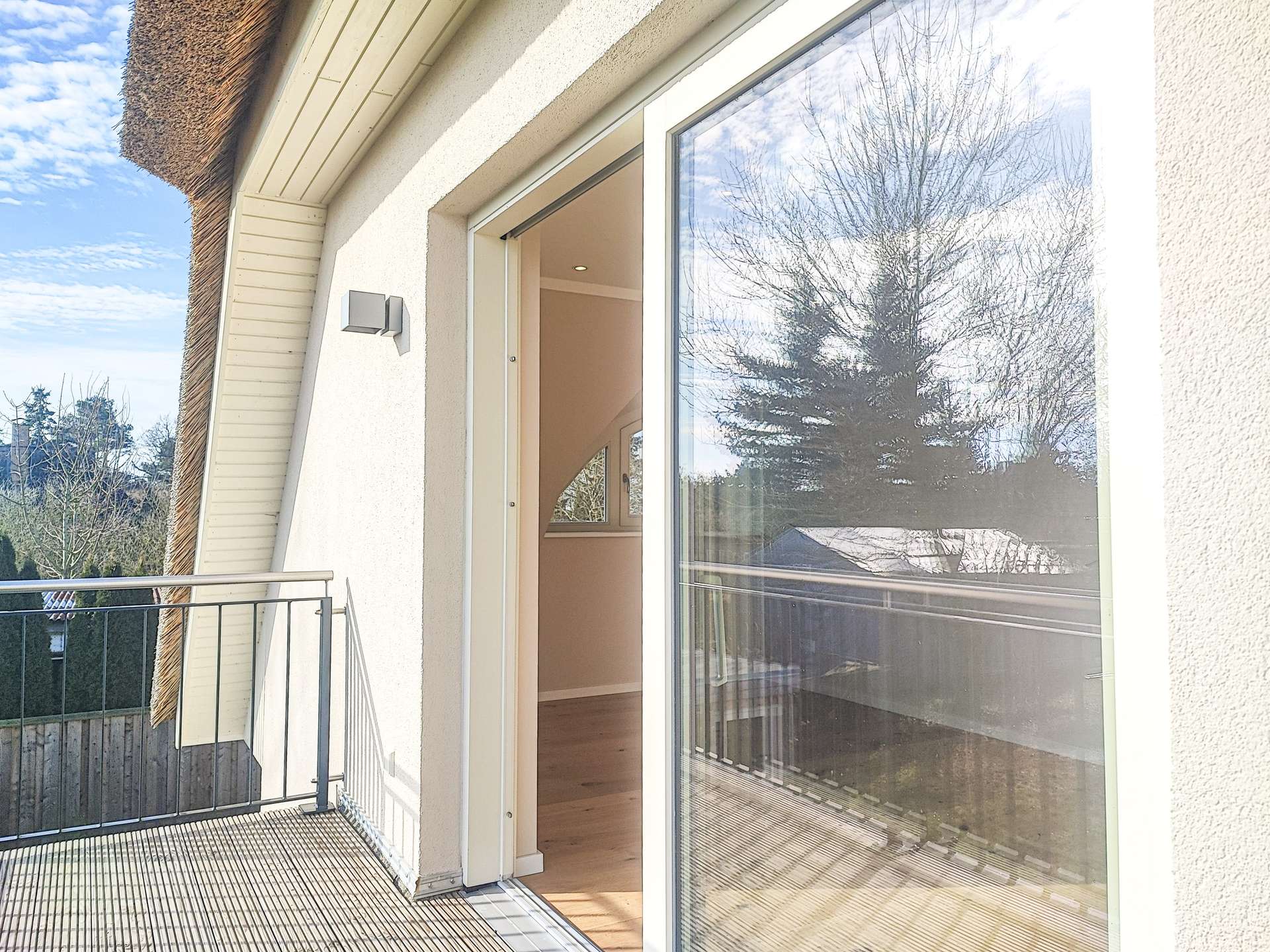 Parallelschiebetür zum Balkon