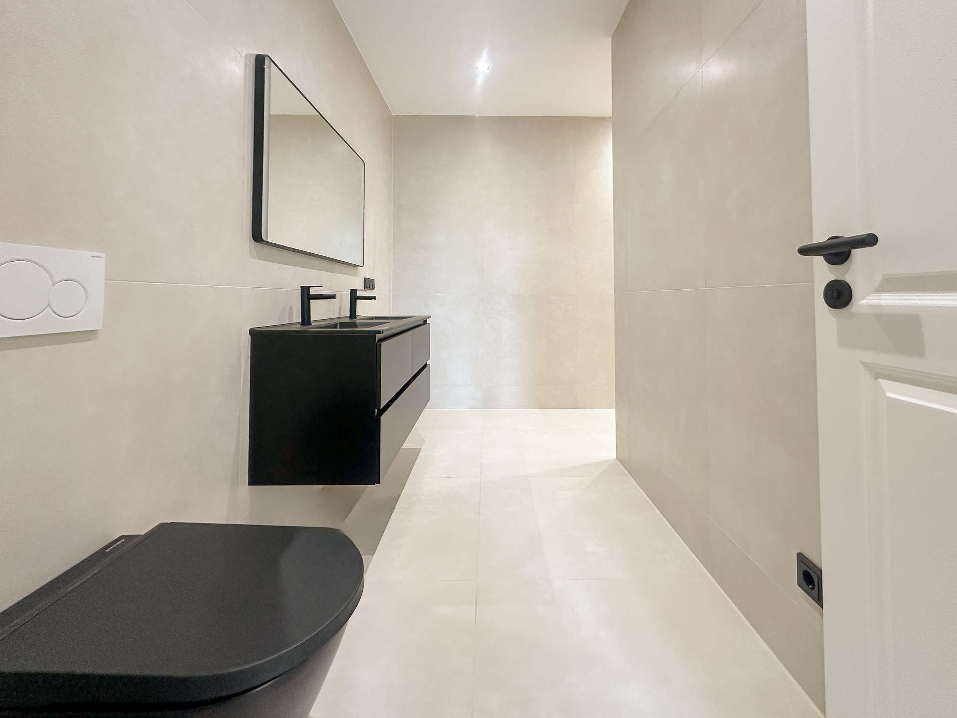 Beispiel Nachbarwohnung