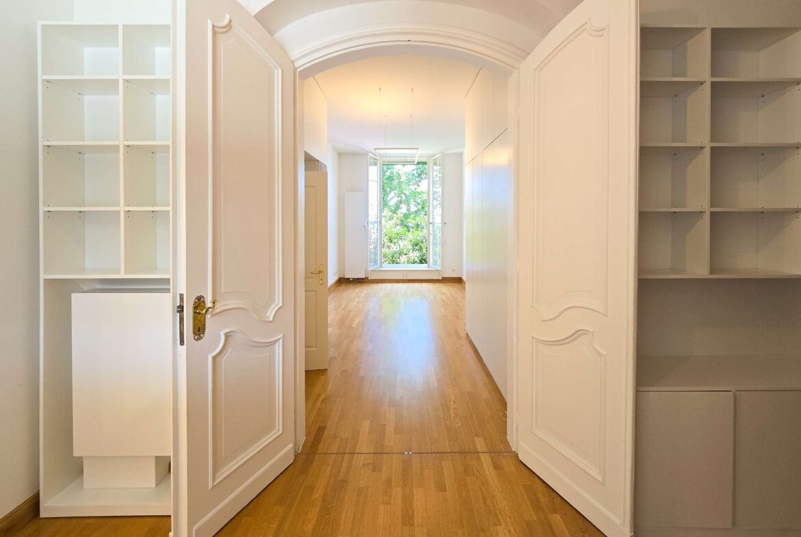 Schlafzimmer mit Ankleide