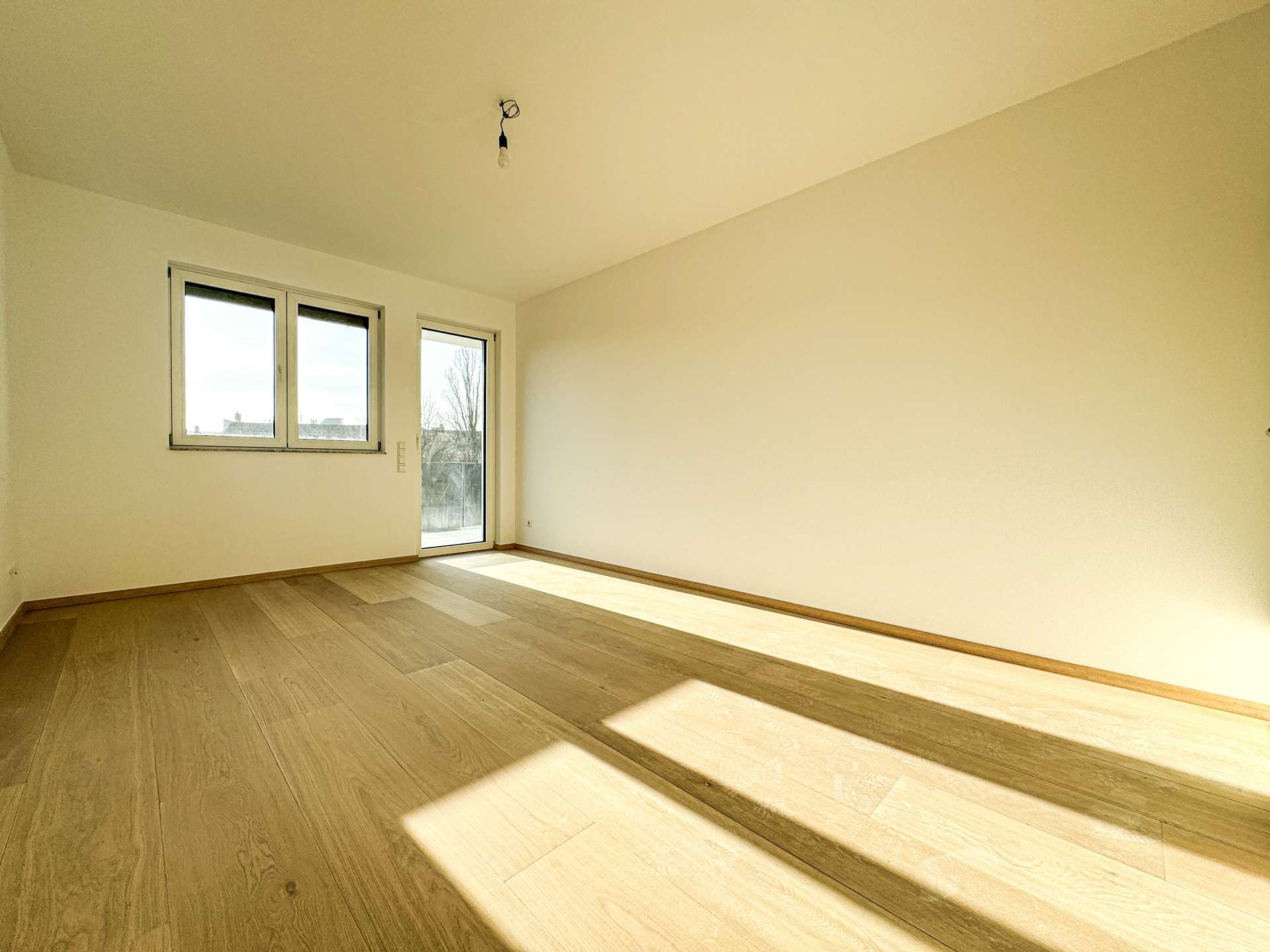 Kinderzimmer mit Balkonzugang