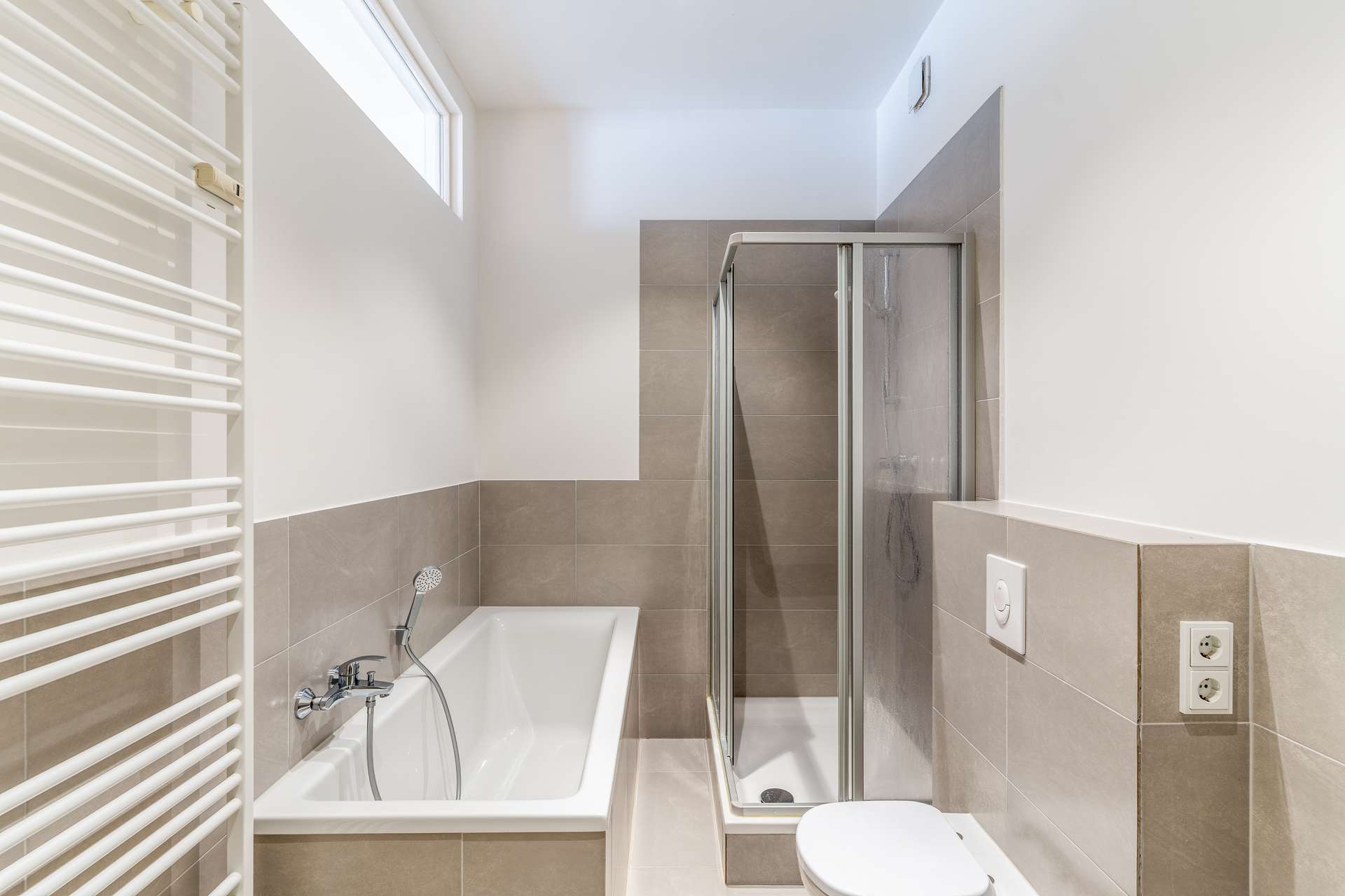 Badezimmer mit Dusche